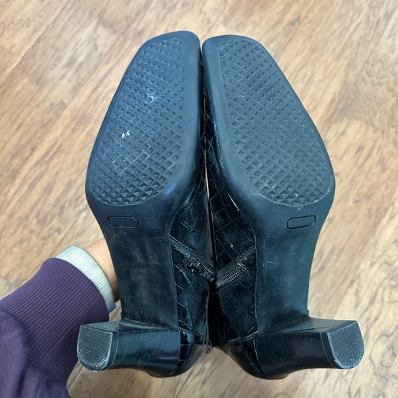 Vintage Black Croc-Embossed Faux Leather Mid Calf Square Toe Boots - Picture 7 of 7